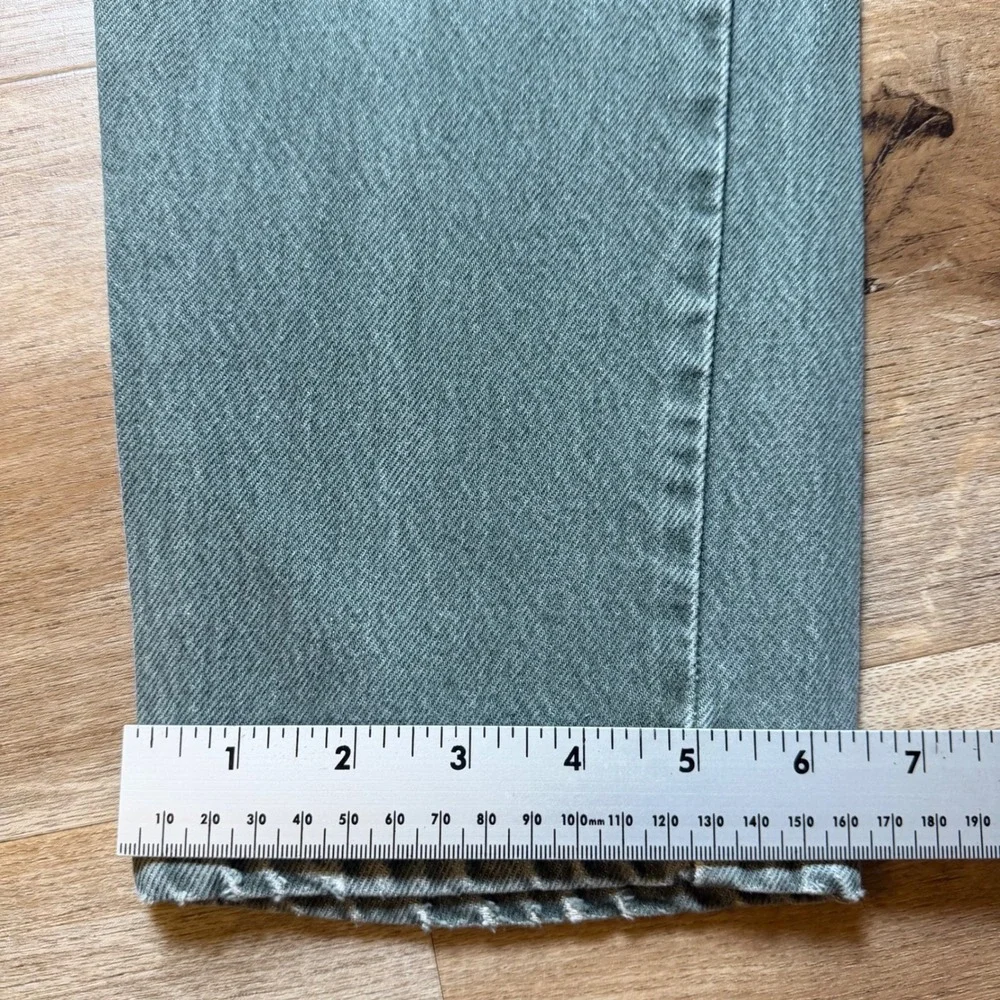 Vintage Levi's 550 Jeans Men 28x32 Green Relaxed Fit Tapered Leg Made in USA 90s